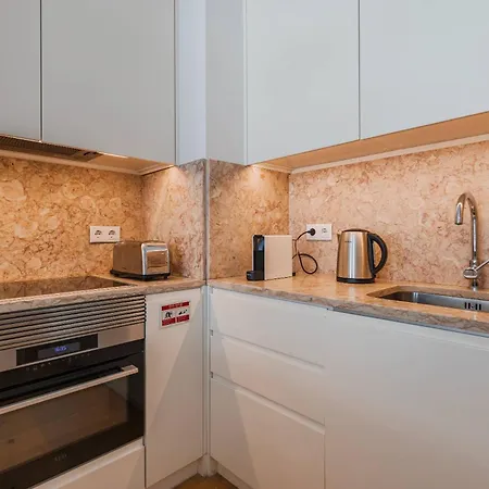 Apartamento 178 Stunning Parliament Views - By Feeling Lisboa