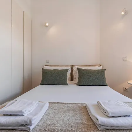 178 Stunning Parliament Views - By Feeling Lisboa