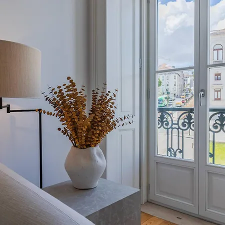 178 Stunning Parliament Views - By Feeling *