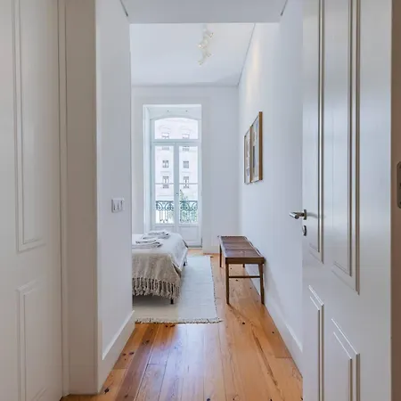 178 Stunning Parliament Views - By Feeling