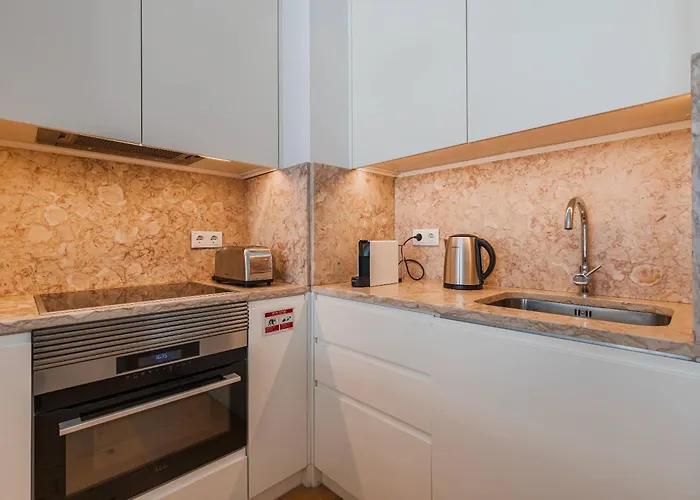 Apartment 178 Stunning Parliament Views - By Feeling Lisbon
