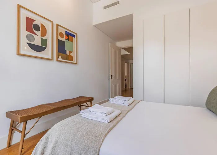 178 Stunning Parliament Views - By Feeling Apartment